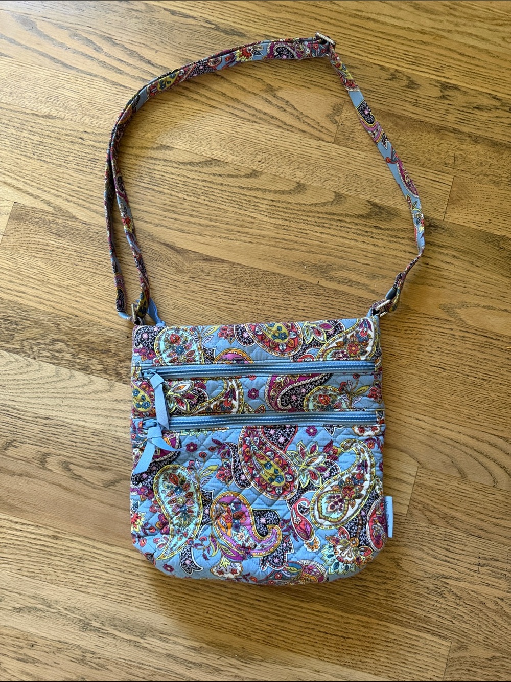 Vera Bradley Triple Zip Hipster Quilted Crossbody, Lt Blue Paisley NWOT